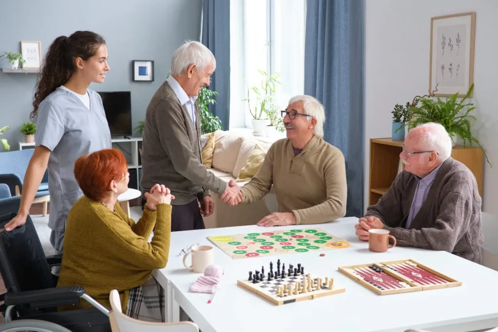 Beneficios de los juegos de mesa en la tercera edad